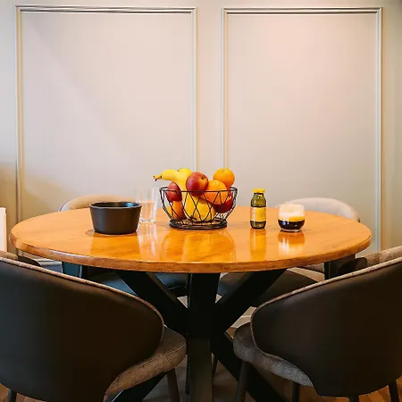 Phoenix Avec Cheminee, Terrasse Et Videoprojecteur Ferienhaus